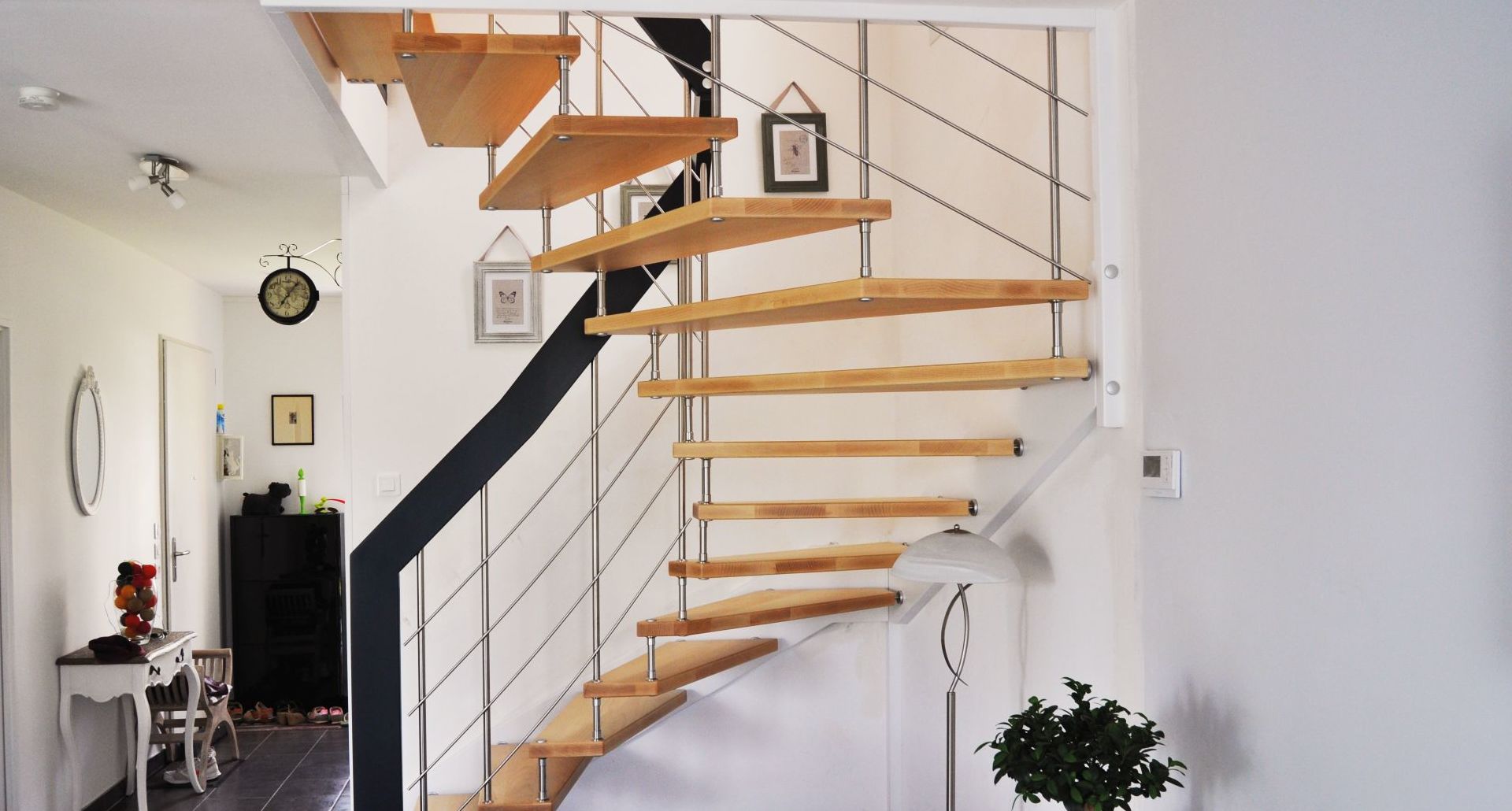 Peindre les marches pour transformer l'escalier: exemples.